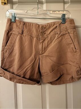 Gap Women’s Casual Button-Front Roll-Cuff Shorts - Tan